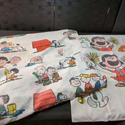Peanuts Gang Sheet Set Twin With two Pillow Cases Flat And Fitted Sheet Have Holes And Tears 