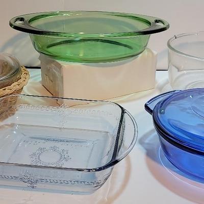 Mixed Lot of Glass Cookware (Anchor Hocking & Pyrex) 