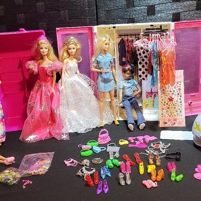 4 Barbie Dolls, 2 Skippers, 4 Others, 1 Car, 2 Barbie Cases & Accessories 