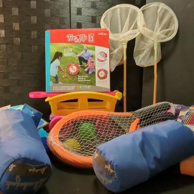 Camping / Beach Fun : Beach Towels Sleeping Bag Liners Paddles Bug Catchers Golf And Wagon
