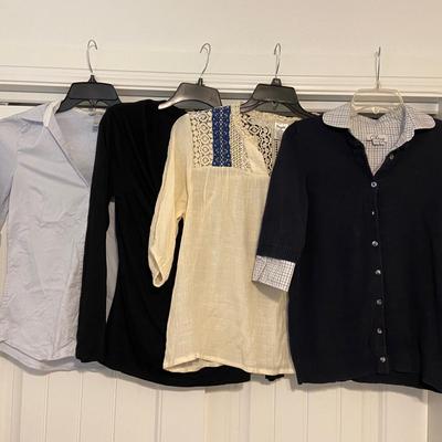 Wrangler (M), White House Black Market (S), H&M (4), Chaus (S)