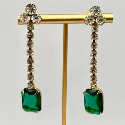 Vintage Emerald Glass & Rhinestone Dangle Earrings – Clip-On, Mid-Century Glam