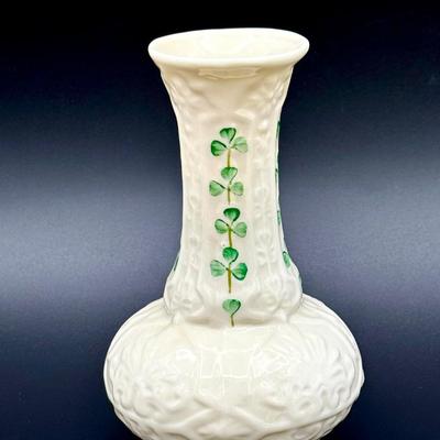 Belleek Shamrock Vase – Embossed Harp Pattern