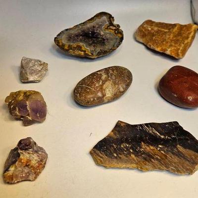 8 Rocks - Agate, Geode, Chalcedony, Quartz, Rhyolite/granite, Amethyst 