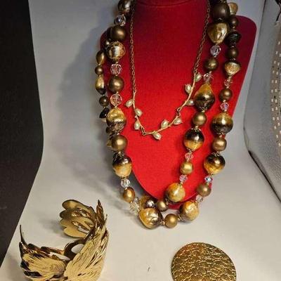 Sarah Coventry Baroque Faux Pearl Necklace Plus