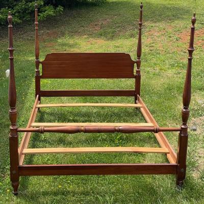Pennsylvania House Queen Size Four-Post Bed