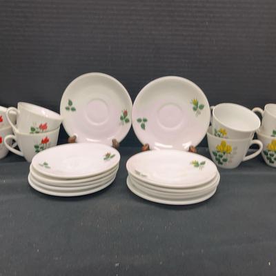 Vintage Seltmann Weiden Bavaria Teacup And Saucers 