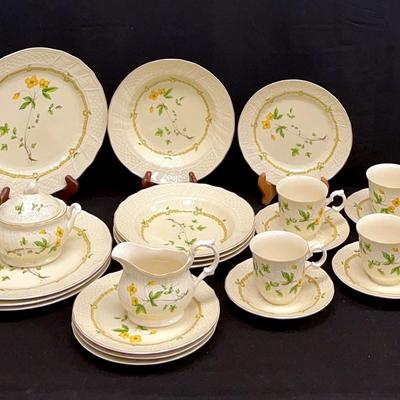 Mikasa Fine Ivory “Royalty”