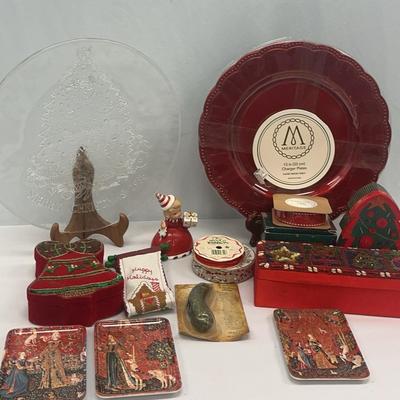 Trays & Tiny Treasures 