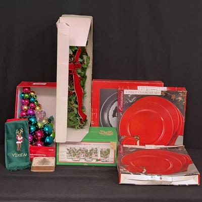 Holiday Table Decor
