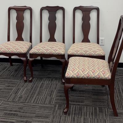 Harden Furniture Queen Qnne Style Dining Chairs (4)