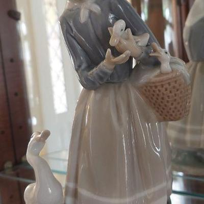 Sale Photo Thumbnail #20: Shepardess with Ducks Lladro