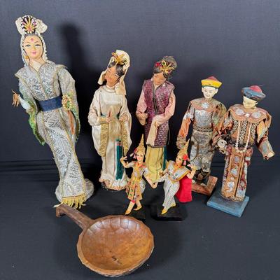 Dancing Dolls