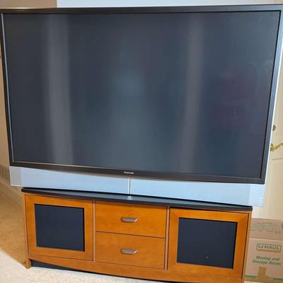 72 inch Toshiba HM196 Hi Def Projection TV