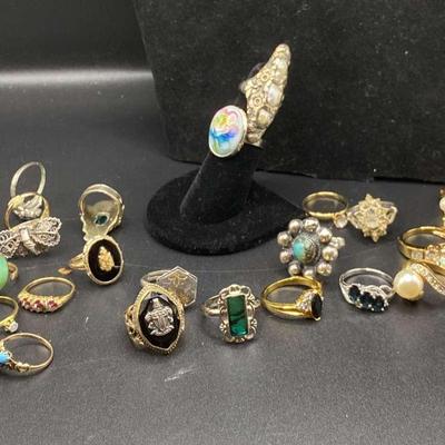 Costume Jewelry - Rings 
