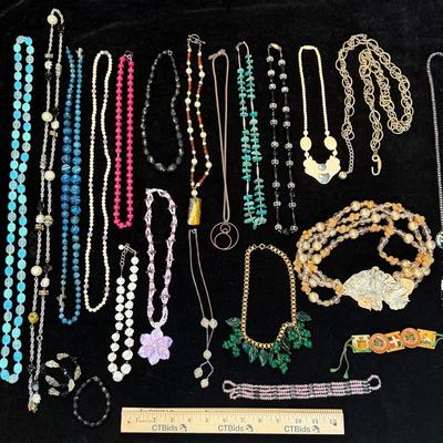 Jewelry - Costume Necklaces