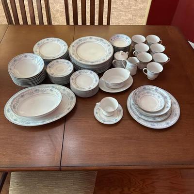 Sale Photo Thumbnail #134: Noritake Blue Hill China Set
