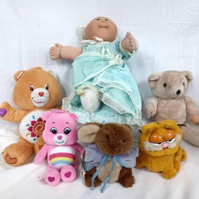 Vintage Coleco Cabbage Patch Kid W/ Collectible Plush Toys