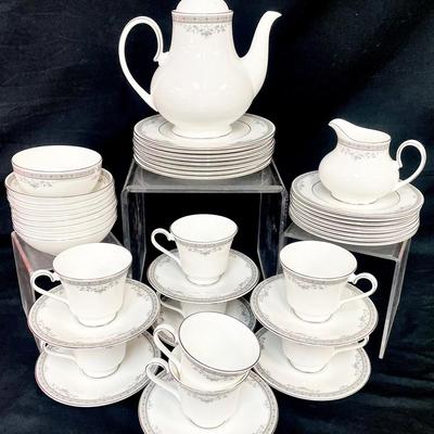 Royal Doulton York Fine Bone China Set 
