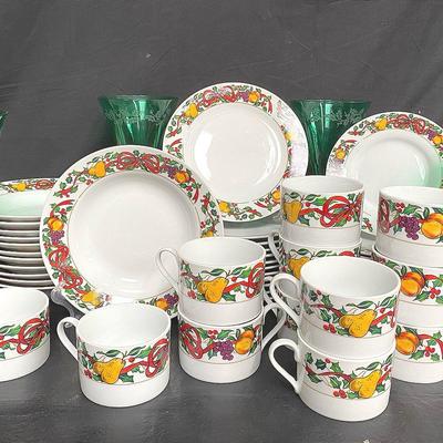 Gibson ‘12 Days Of Christmas’ Porcelain China With Lenox Glass Flutes