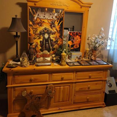 Broyhill Dresser with mirror
