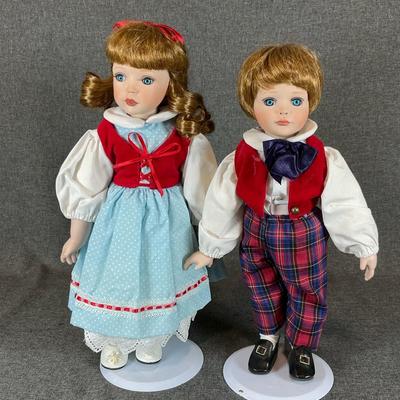 Paradise Galleries 14” Porcelain Dolls Jack & Jill With Stands Both Have Music Boxes & Are Numbered