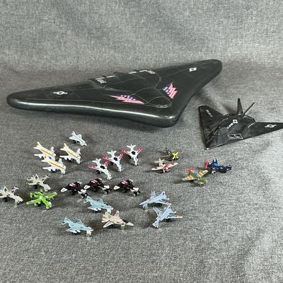 Micro Machines Imperial Super Stealth Bomber Carrying Case With Micro Machines Planes 