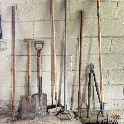 Wood Handle Yard Tools