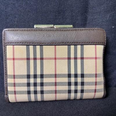 Burberry Wallet - Authenticated