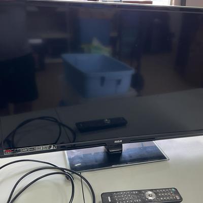 RCA 32” Flat Screen TV