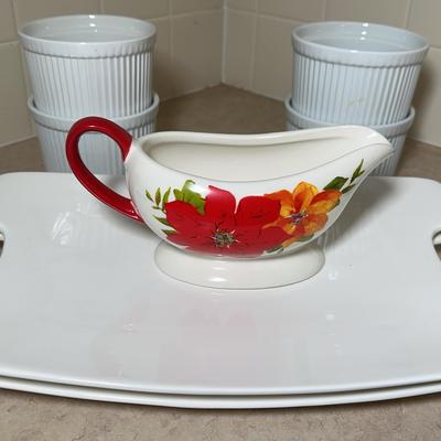 Strawberry Street & More Mixed Serving Ware