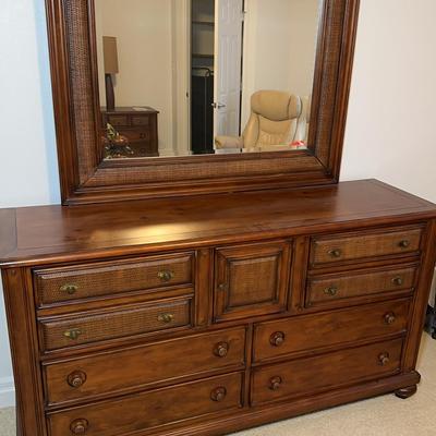 Bassett Tommy Bahama Style Dresser With Mirror