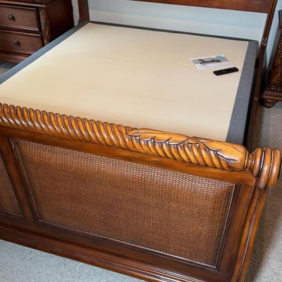 Bassett Queen Key West Tommy Bahama Style Bed & Adjustable Platform