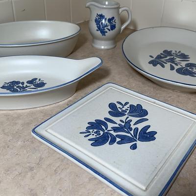 Pfaltzgraff Yorktown Serving Stoneware