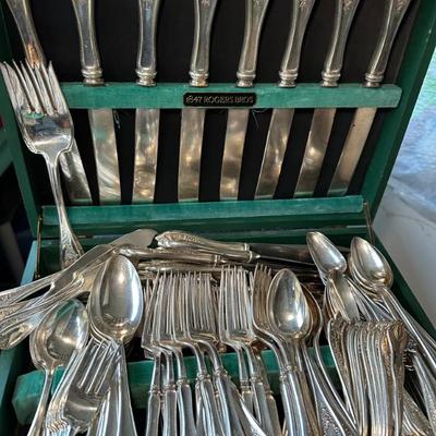 1847 Rogers Bros. Flatware. Silver plate. About 140 pieces! 