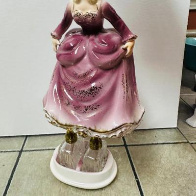 Hidden matching perfume bottles