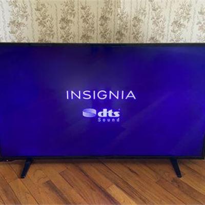 Insignia 50"LED Flatscreen TV.jpg