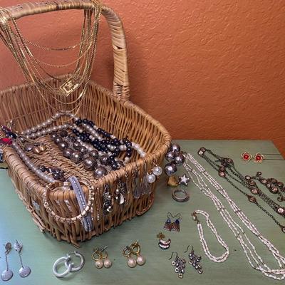  Jewelry For A Glamorous Night Out 