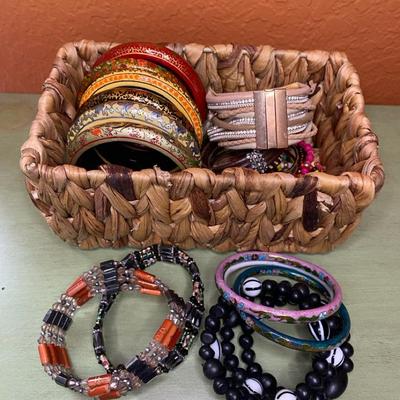 Bracelets 