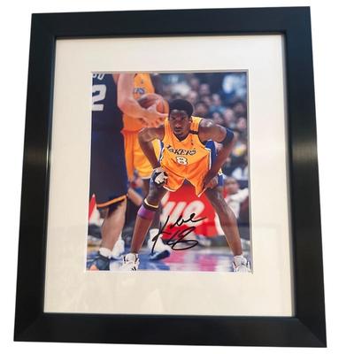 Sale Photo Thumbnail #462: Signed and framed Kobę Bryant photo in frame 16" x 14" 