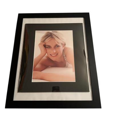 Sale Photo Thumbnail #415: 11x9 photo of Princess Diana by Mario Testino