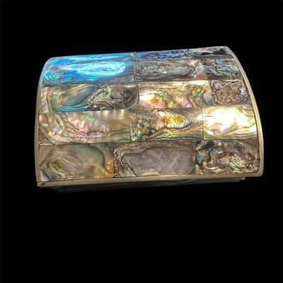 Sale Photo Thumbnail #75: Sterling and Abalone box 4"x 3"