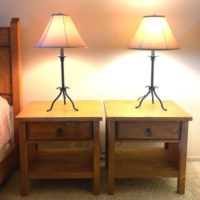Morewood and Yager Nightstands w/Lamps 