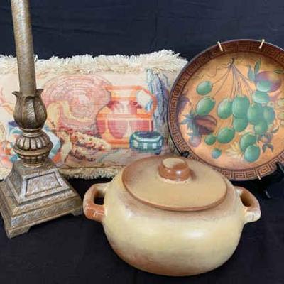 Jh126 lamp and decor