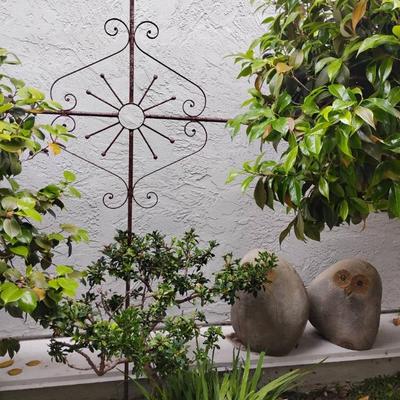 Jh103 wrought iron cross and owls