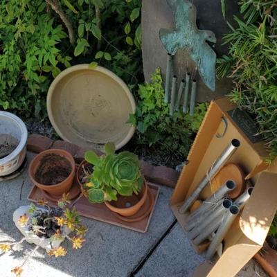 Jh143 miscellaneous garden pots and chimes