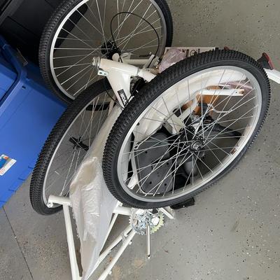 VEVOR Folding Adult Tricycle, 24-Inch 7-Speed , Carbon Steel 3 Wheel Cruiser