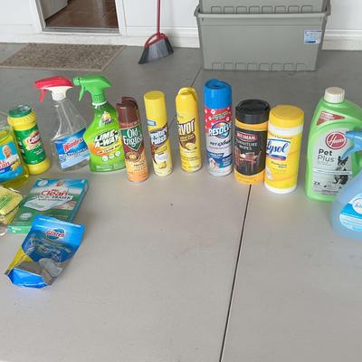 Cleaning Lot - Windex, Sponges, Mr Clean, Febreeze, Lysol+++