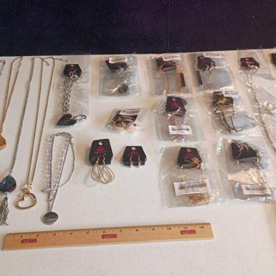 45+ Pieces Mostly New Paparazzi Jewelry-Necklaces, Earrings. Shippable