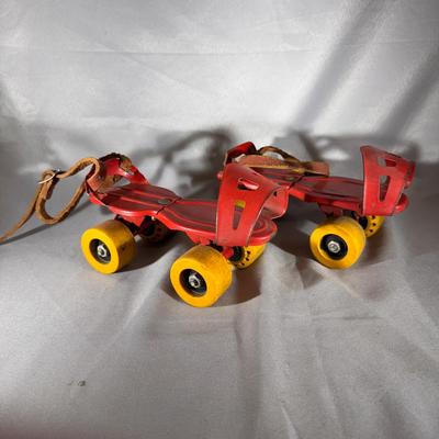 Vintage 1970s Red Adjustable Metal Roller Skates 